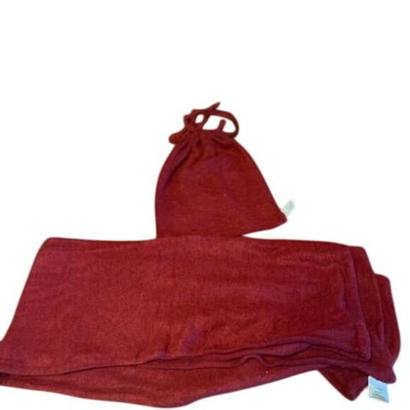 La Cera Red Scarf with bag - Picture 5 of 6